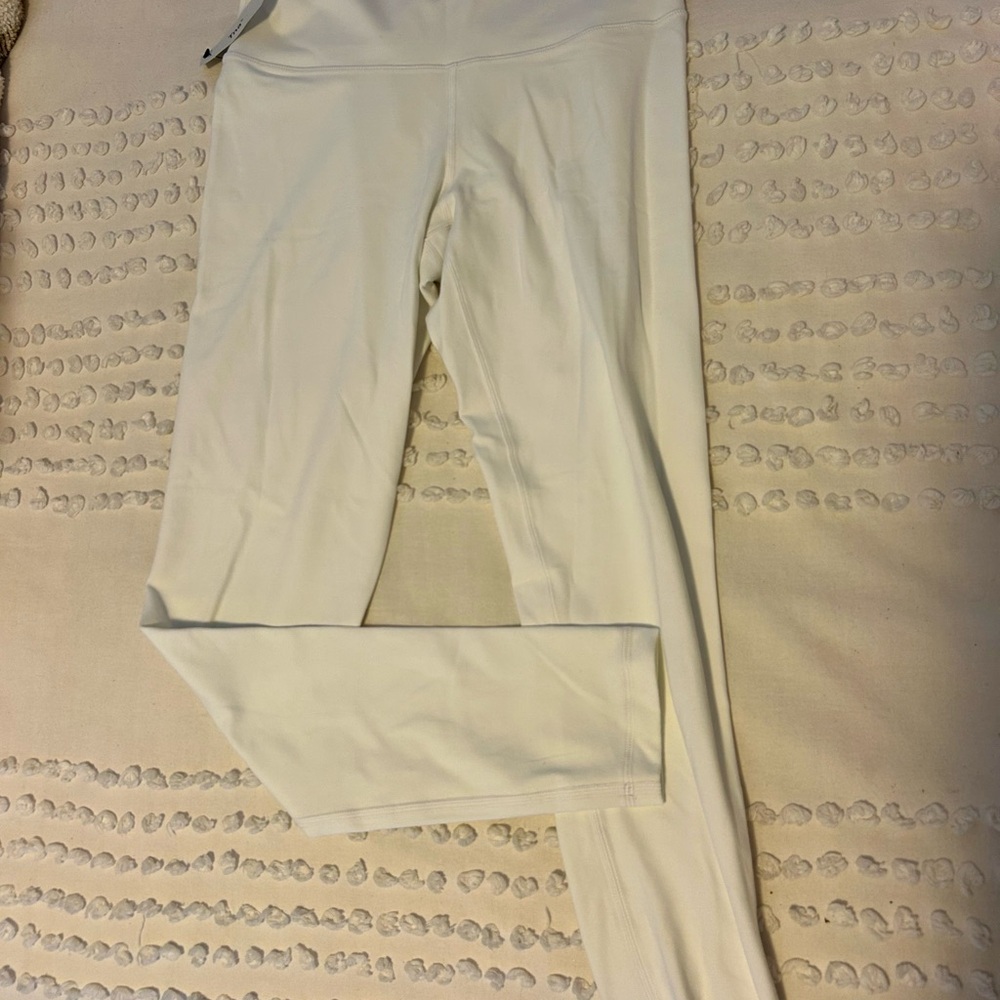 BRAND NEW TNA White Leggings